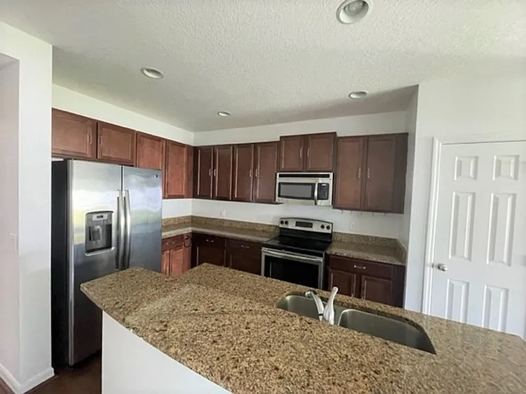 4738 Rockvale Dr — Photo 6