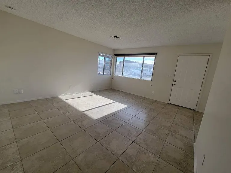 2975 Aladdin Dr #1 — Photo 10