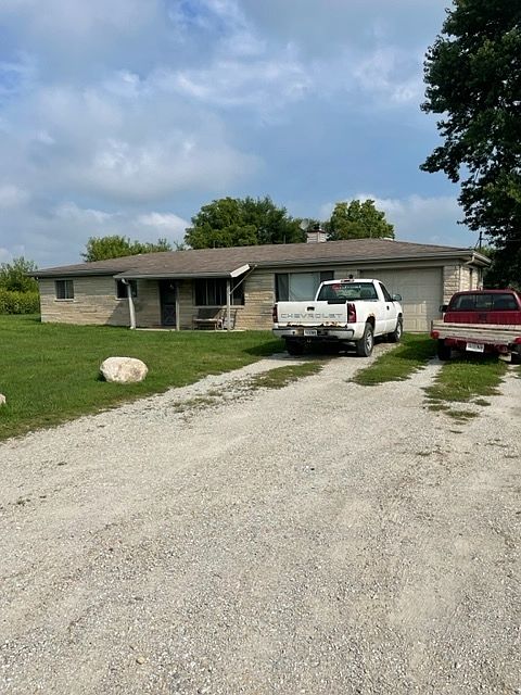 2nd image of 2424 W State Road 32