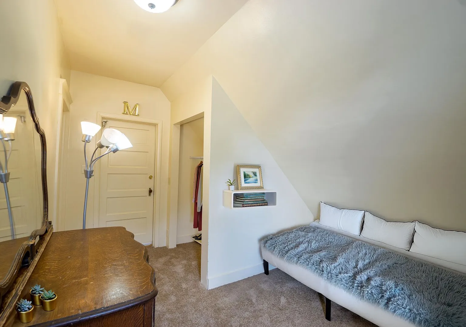 113 Comstock Place Furnished Rooms - Available 7/1/27 Or 8/1/27 — Photo 3