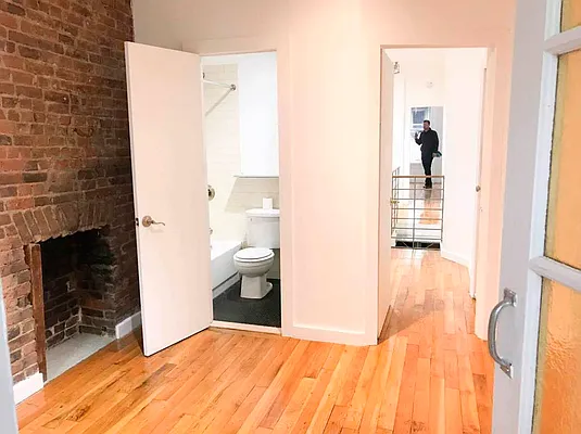 Rented by Ulas Real Estates Inc | media 27