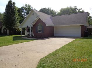 230 Drake Cir, Columbus, MS 39702