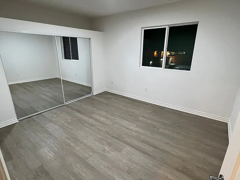 Yaya Laurel 1 Apartments — Photo 23
