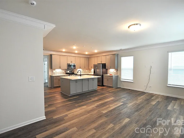 536 Laurel Walk Ln — Photo 8