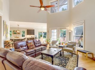 3444 Roberts Ln, Arlington, VA 22207