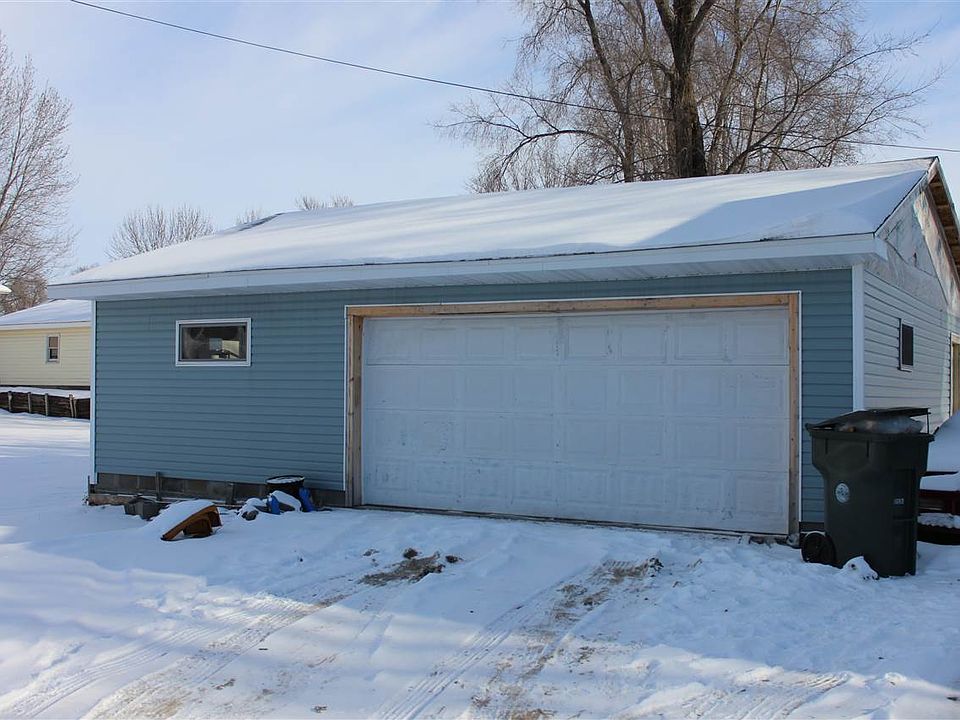 2nd image of 206 Bishop Ave