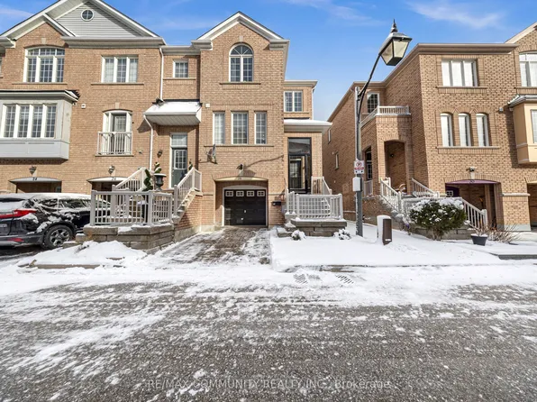 28 Ignatius Ln, Toronto, ON M1E 0A3