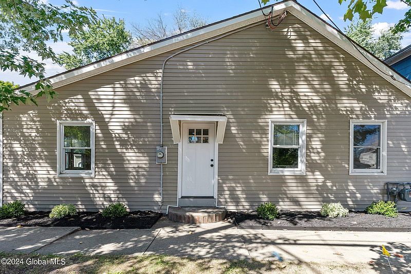 3rd image of 1033 4th Street