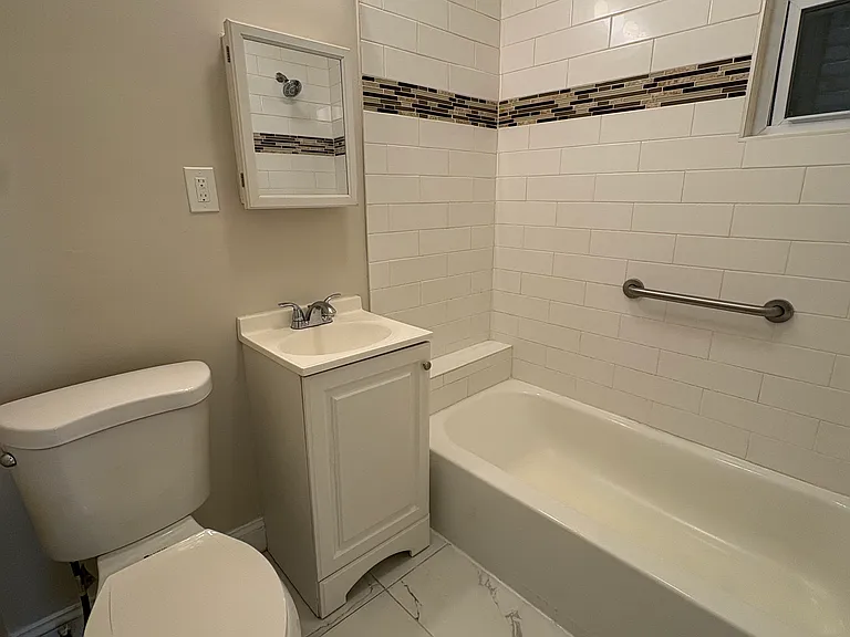 490 Rahway Ave #A5 — Photo 5