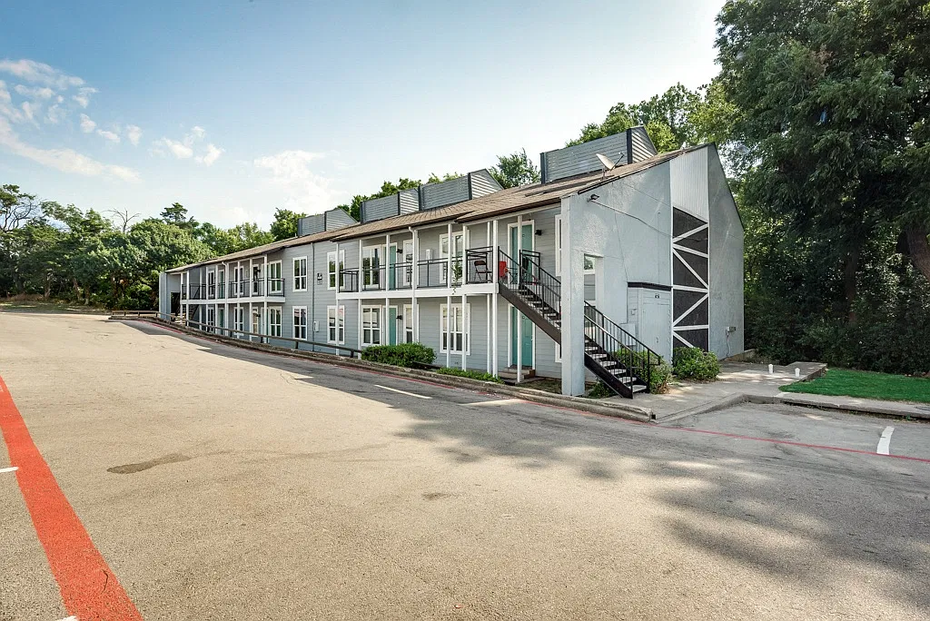 Mill House Apartments — Photo 3