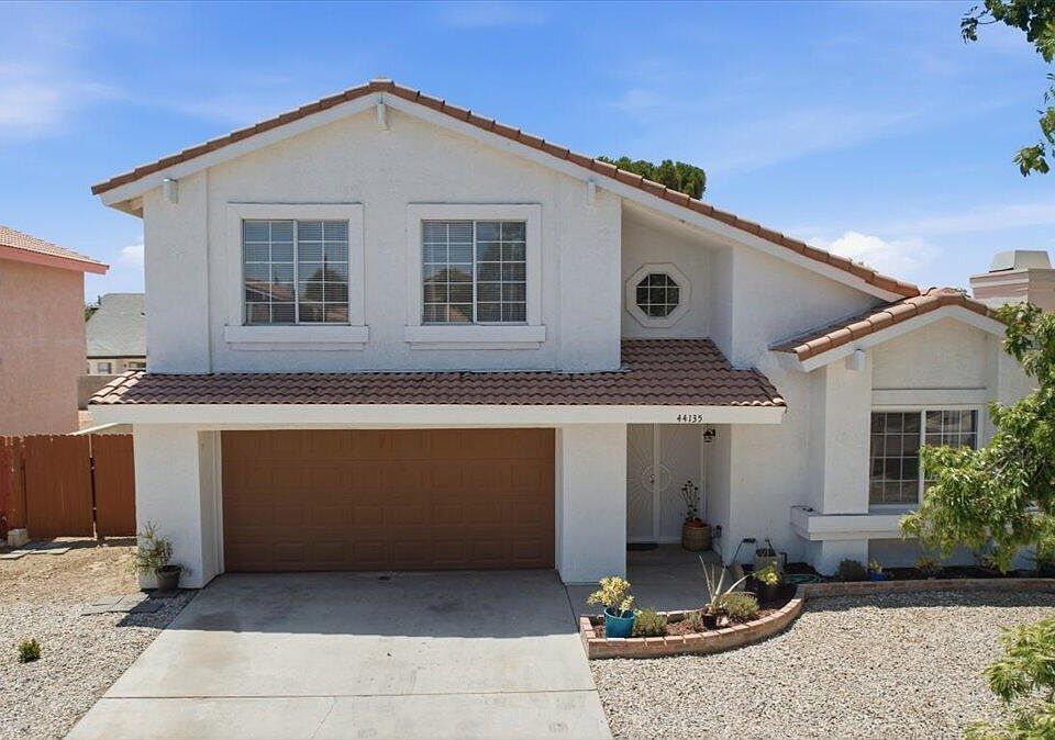 1st image of 44135 Camellia St