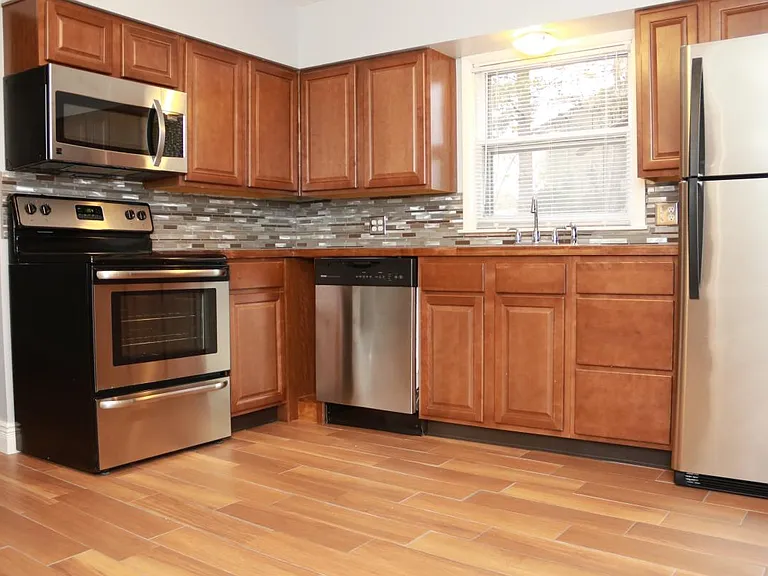 252 Marcus St SW — Photo 25