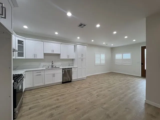 4232 Marion Ave #B — Photo 5