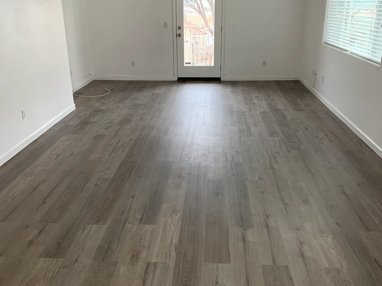 3 bed, 1345 sqft, $2,400 — Photo 3