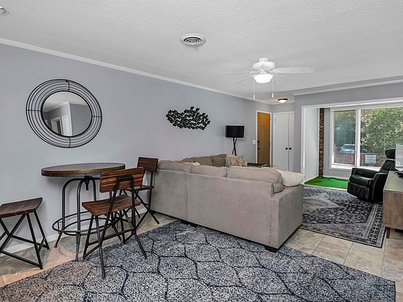 2nd image of 529 King St APT I