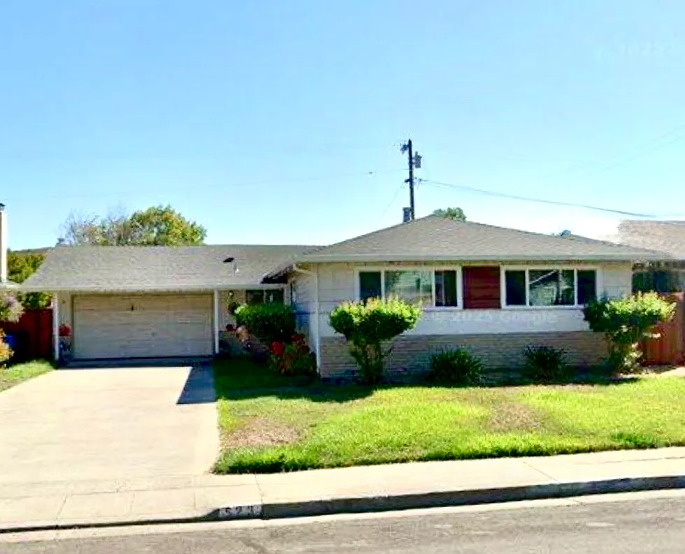 4 bed, 1598 sqft, $5,950 — Photo 1