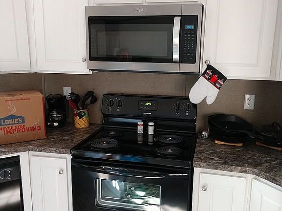 5th image of 2843 Fontana Rd