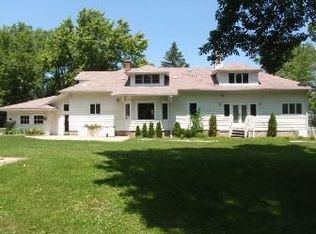 116 S Orchard St, Thiensville, WI 53092