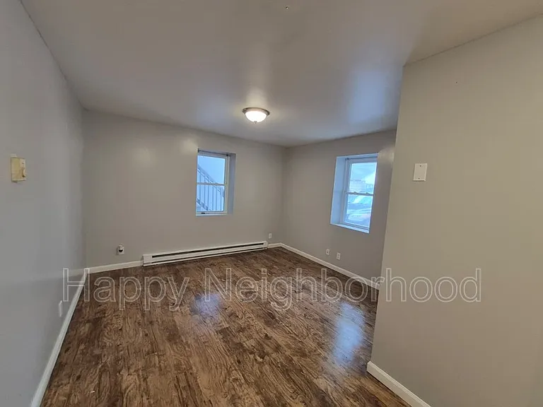 5-7 Upson St #4 — Photo 1