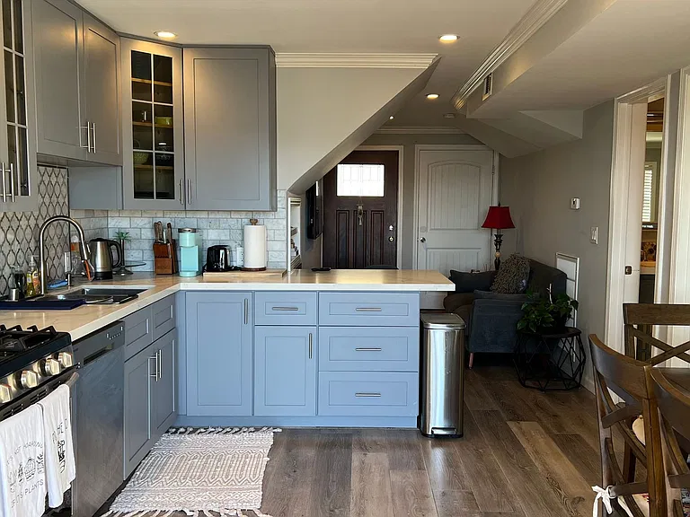 351 Mangels Ave — Photo 9