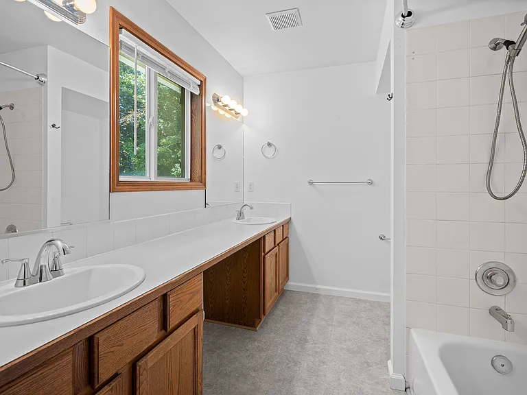 412 E Piper Glen Ct — Photo 10