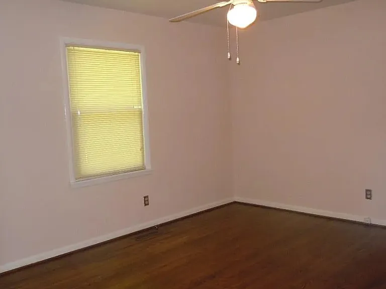 128 Lake Dr NE — Photo 7