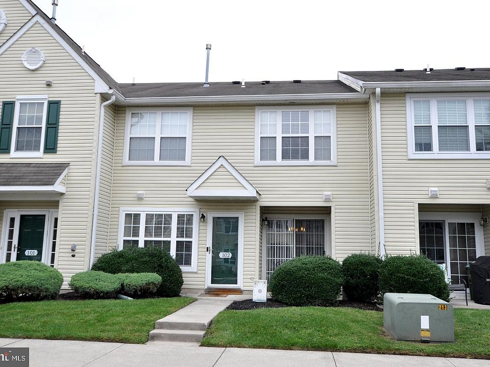1st image of 102 Quay Ct