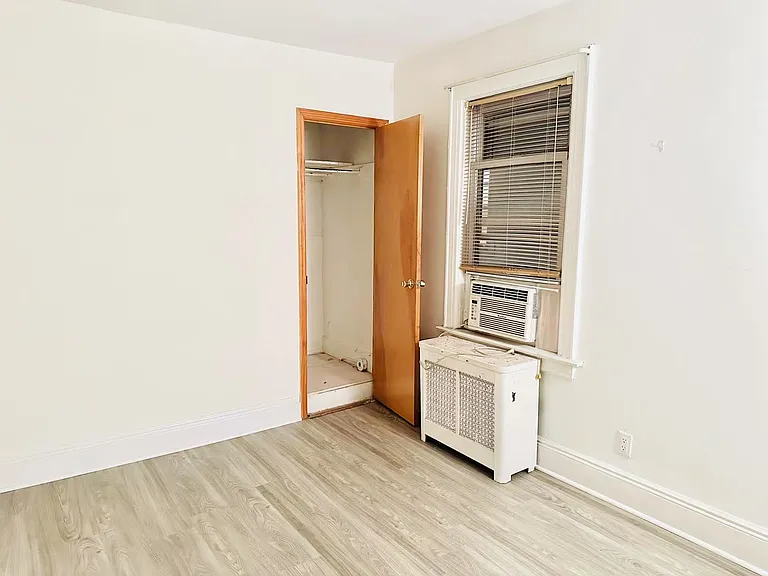 1839 W 4th St #2 — Photo 7