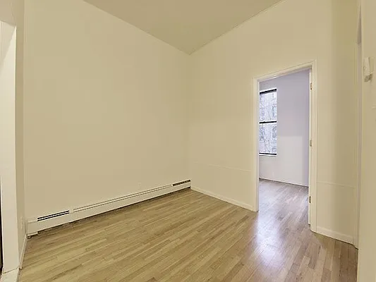 Rented by Cooper & Cooper Real Estate | media 21