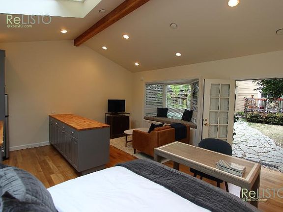 5th image of 3009 Sacramento St #D