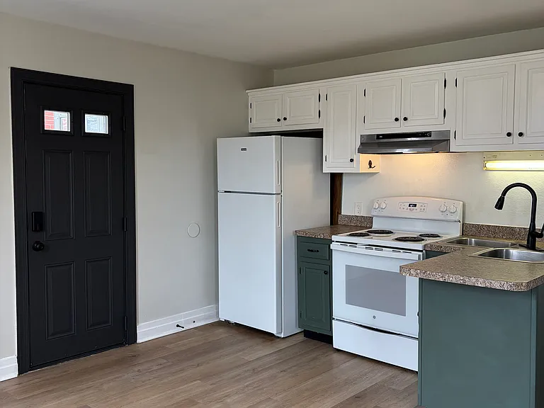 105 E Main St #2 — Photo 10