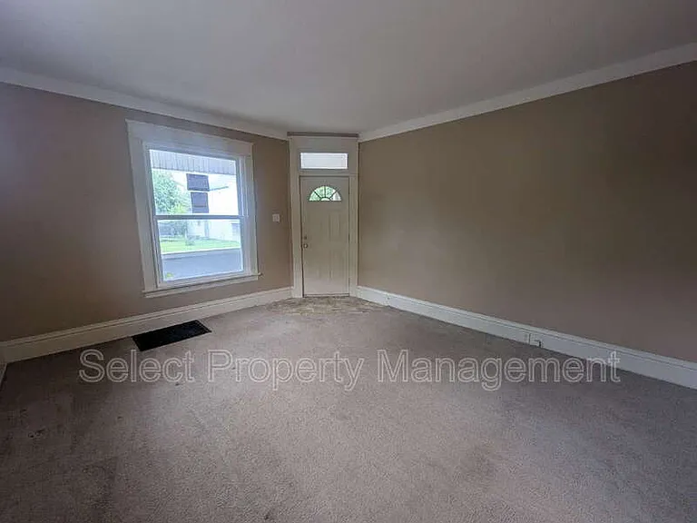347 W Williams St — Photo 4