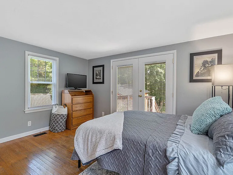 305 Arlington Ave — Photo 11