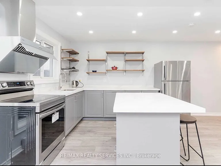 1100 Oxford St #137 — Photo 1