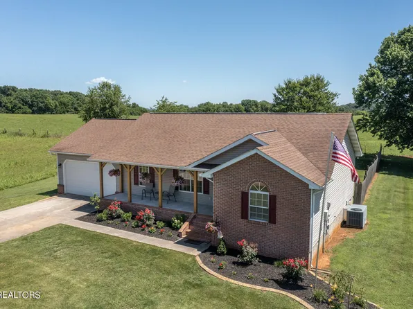 1353 Misty Mead Dr, Sevierville, TN 37876
