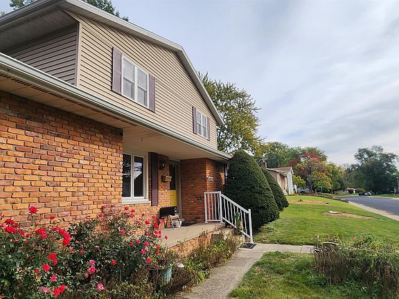3rd image of 3011 W Parkridge Dr