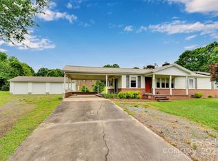 543 18th St NW, Hickory, NC 28601