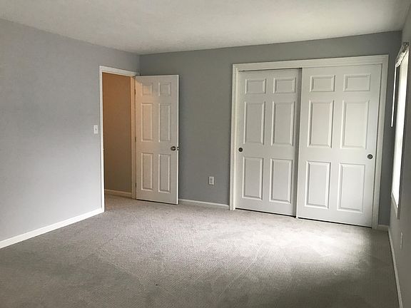 5th image of 22 Whittier Ln Unit 22