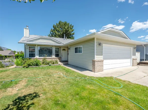 167 Wyles Cres, Penticton, BC V2A 8M3