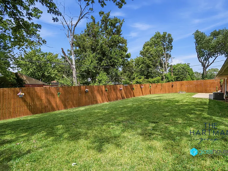 5455 Storck Dr — Photo 29