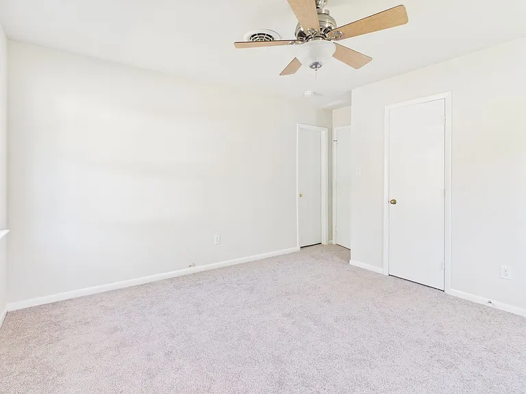 2336 Sara Ln — Photo 24