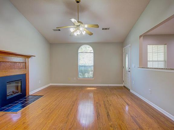 4th image of 8334 Whitehaven Dr
