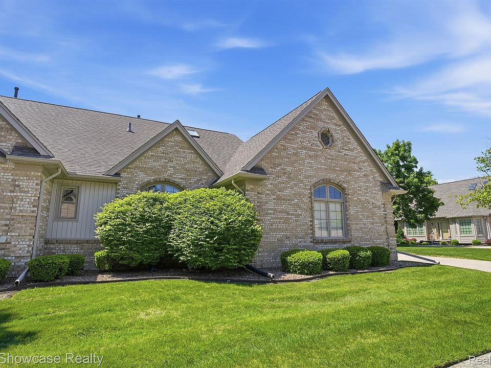 1st image of 54519 Cambridge Dr
