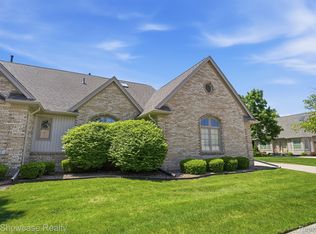 54519 Cambridge Dr, Shelby Township, MI 48315