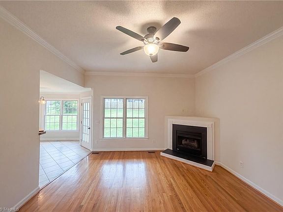 4th image of 518 Wildwood Ln
