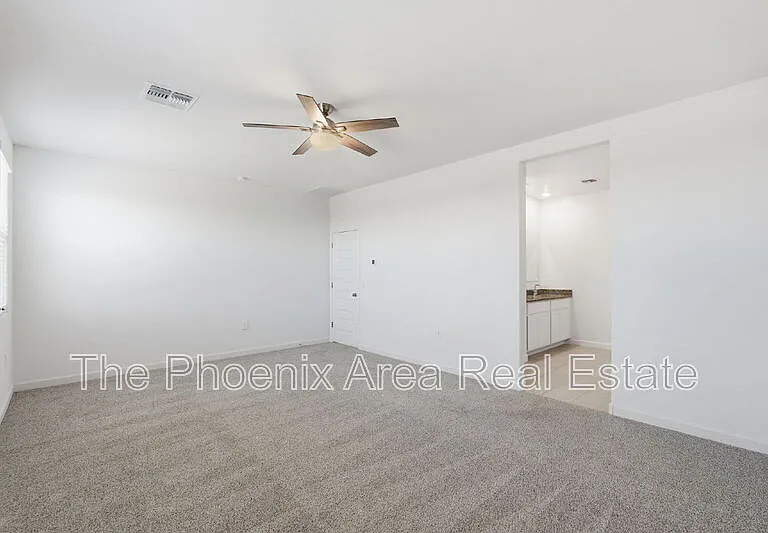 2761 W Seaver Ave — Photo 27