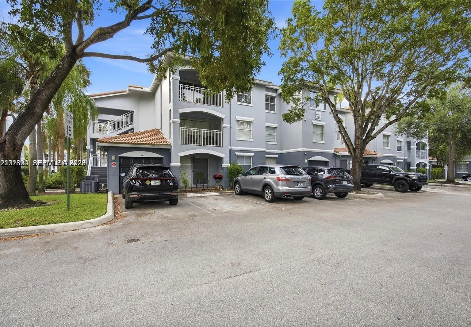 La Via Condo — Photo 3