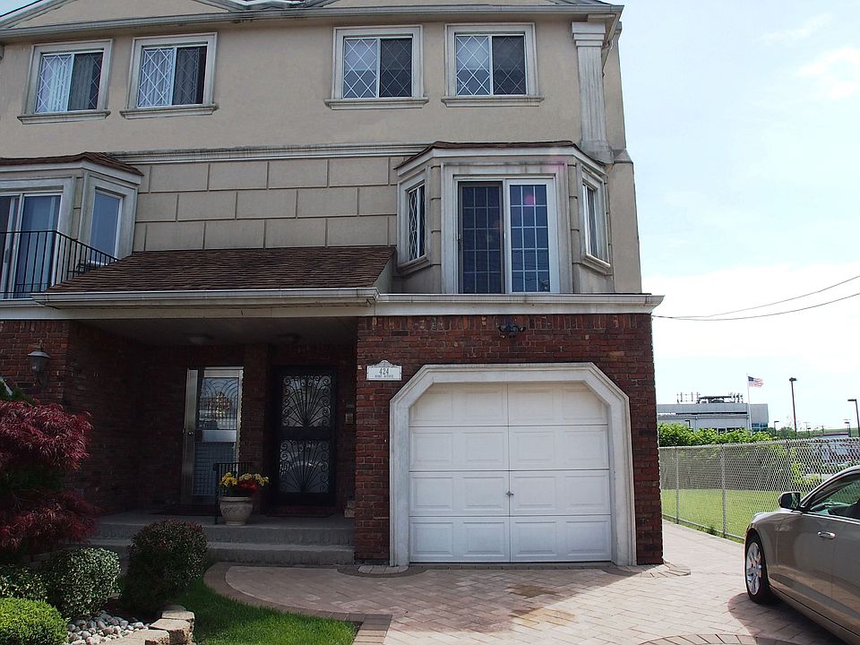 1st image of 424 Nome Ave