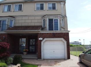 424 Nome Ave, Staten Island, NY 10314