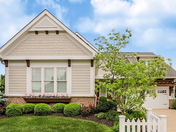 4th image of 15669 Bethpage Trl